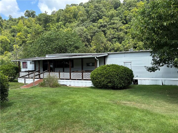 Property Photo:  190 First Street  PA 15322 