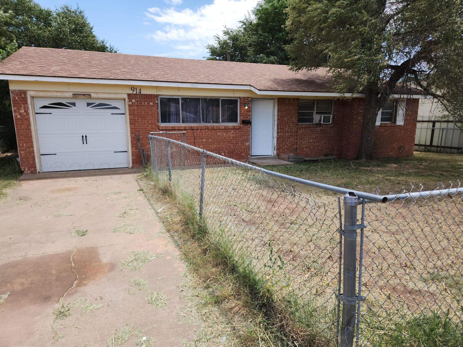 Property Photo:  914 Heather Street  TX 79107-7625 
