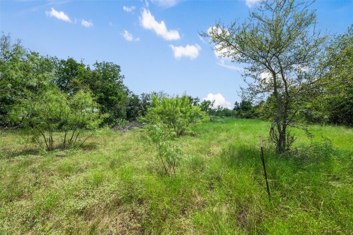 Property Photo: 925 N 1st Street TX 76537