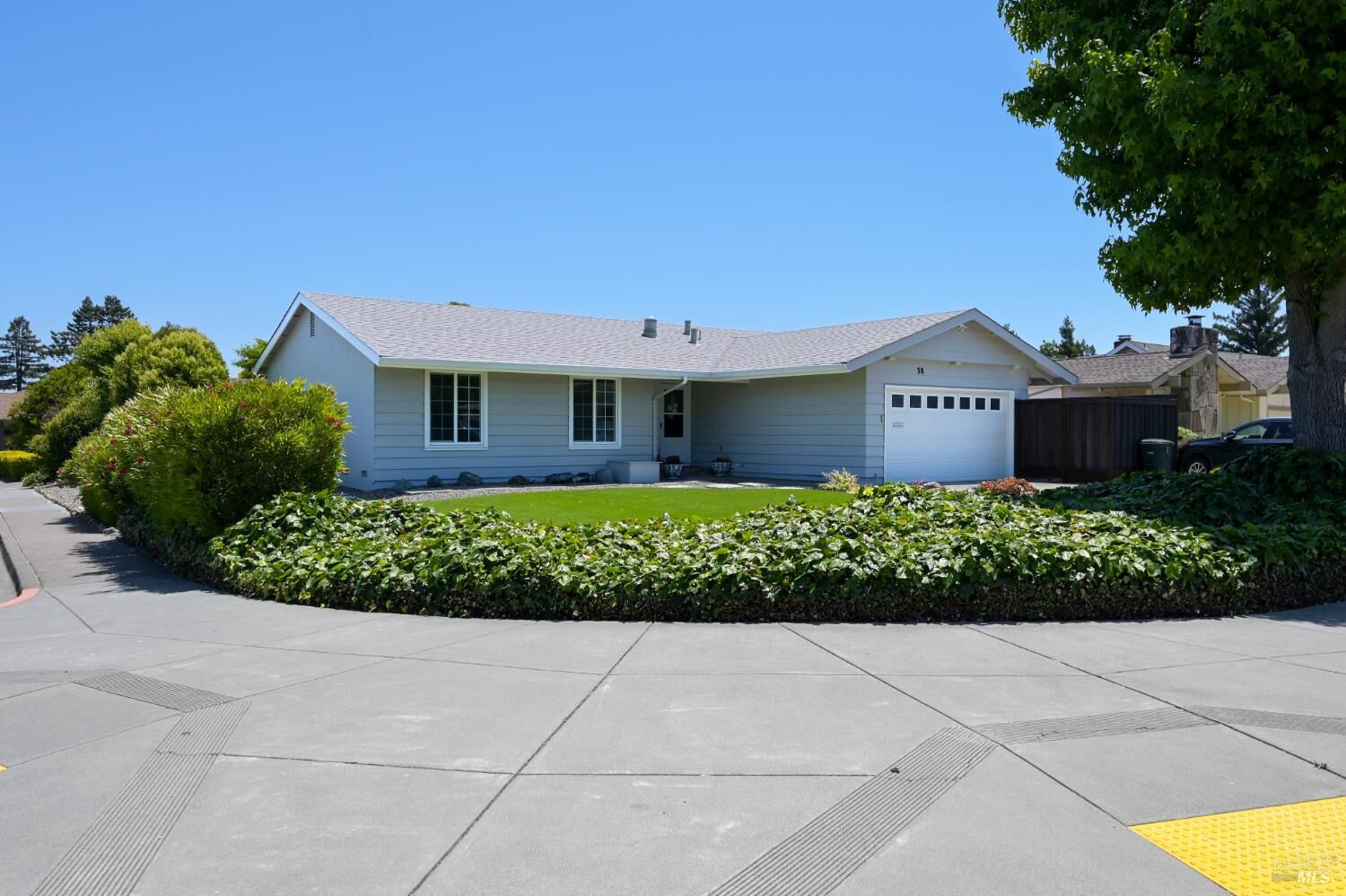 Property Photo:  38 San Ramon Way  CA 94945 