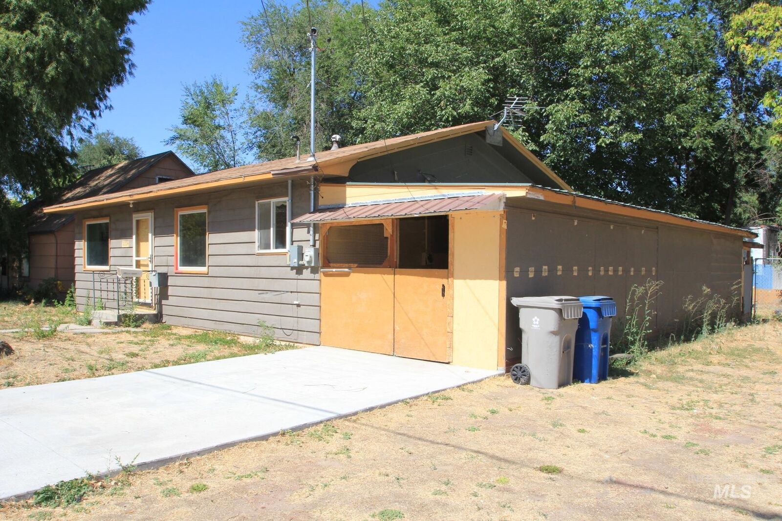 Property Photo: 2224 2nd St S ID 83651