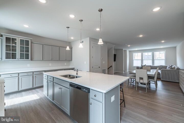 Property Photo: 7207 Mountaineer Drive VA 22306