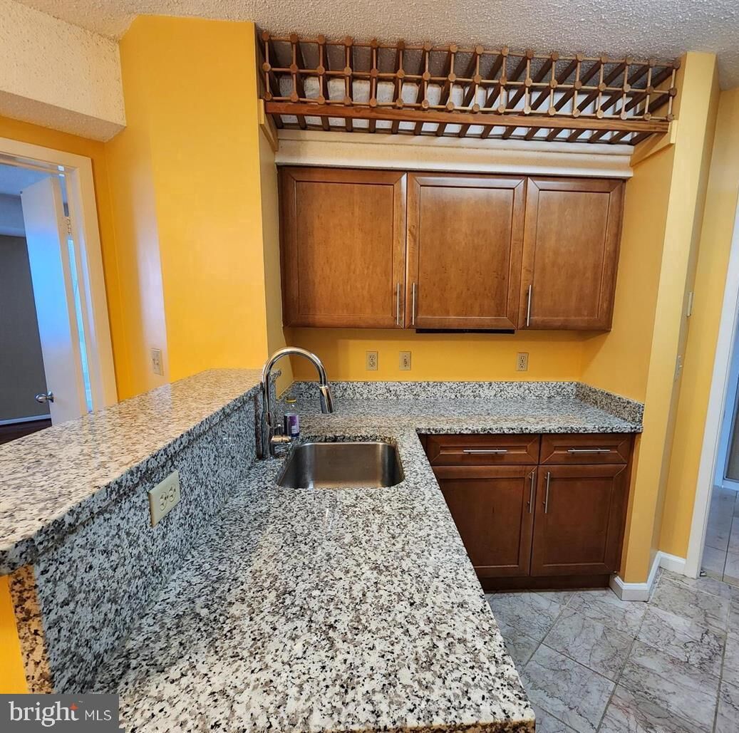 Property Photo:  5505 Seminary Road 810N  VA 22041 