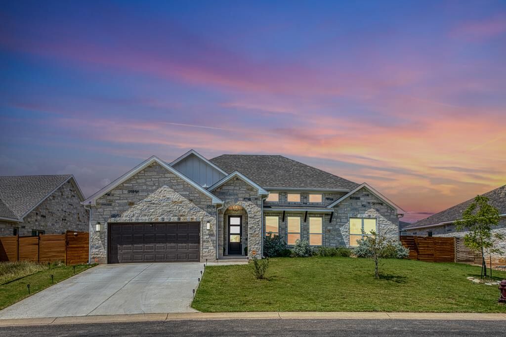 Property Photo: 110 Madrona Lane TX 78624