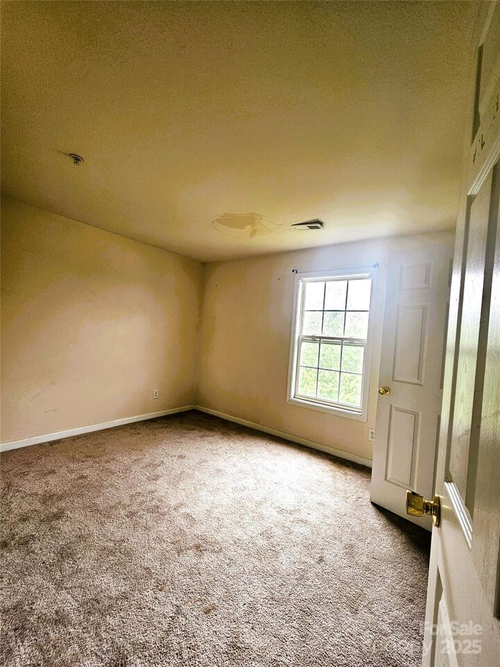 Property Photo:  1162 Plaza Walk Drive  NC 28215 