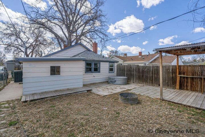 Property Photo:  1010 E 8th St  WY 82001 