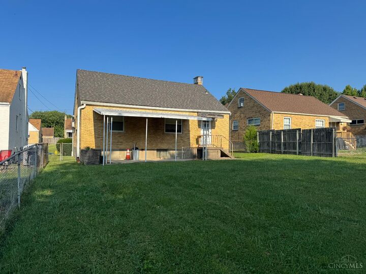 Property Photo: 3558 Neiheisel Avenue OH 45248