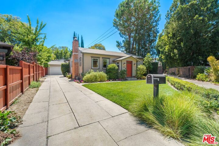 Property Photo: 12432 Hesby St CA 91607