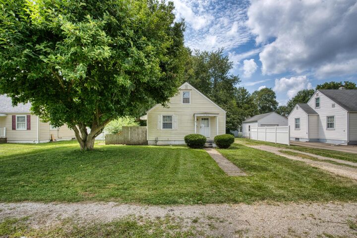 Property Photo: 111 Kemp Street OH 43055