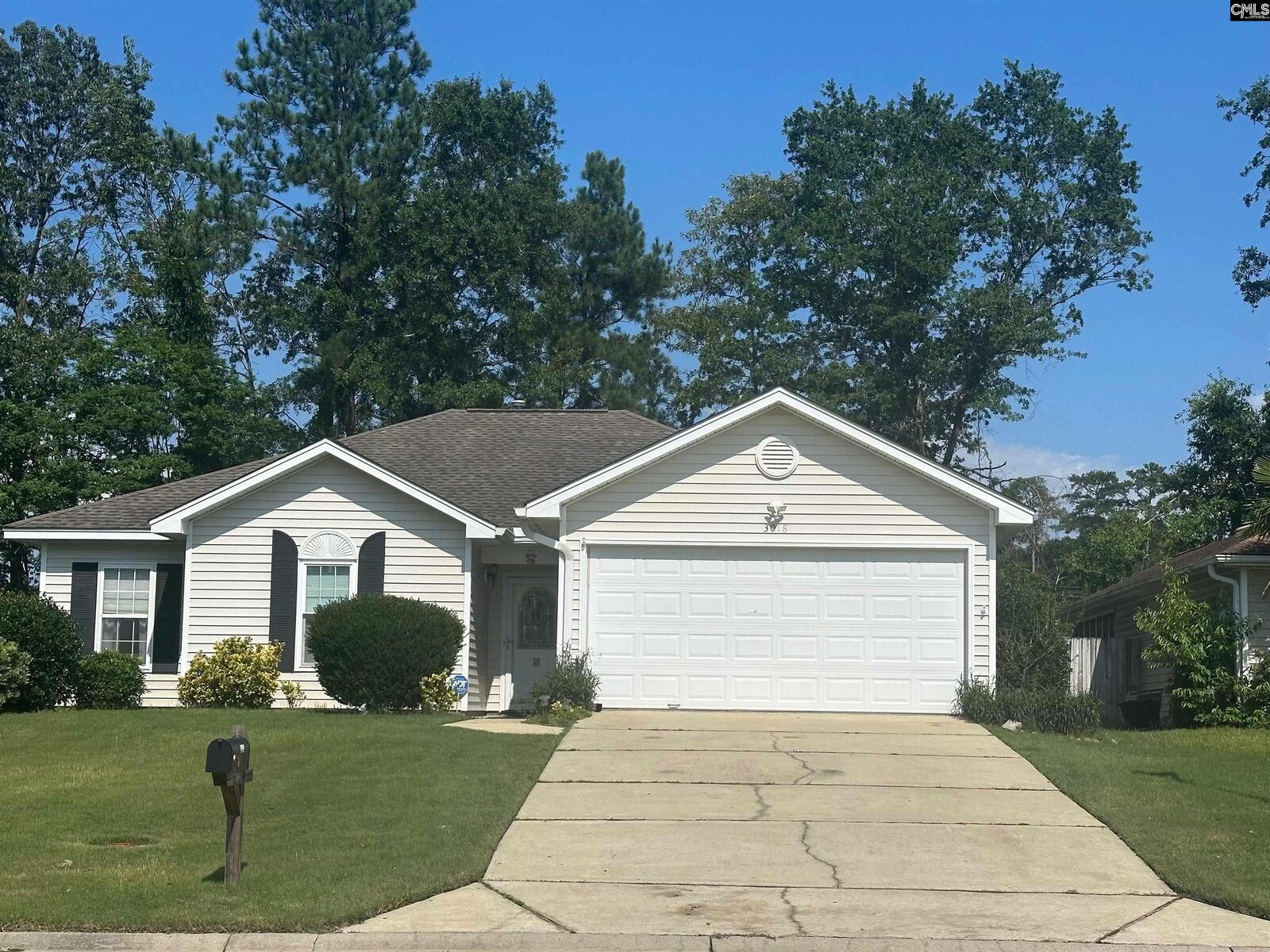 Property Photo: 3018 Twin Oaks SC 29209-4247