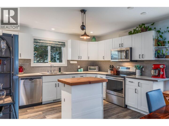 Photo de la propriété:  384 Hardie Road  BC V1X 2H2 