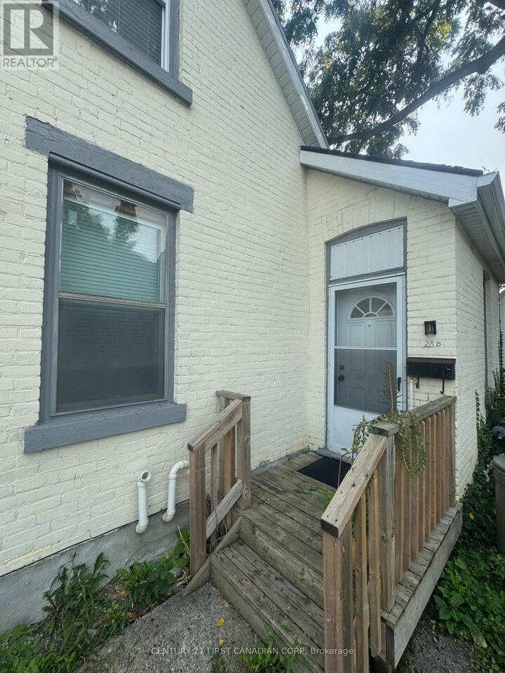 Property Photo:  28 Oxford Street West  ON N6H 1R3 