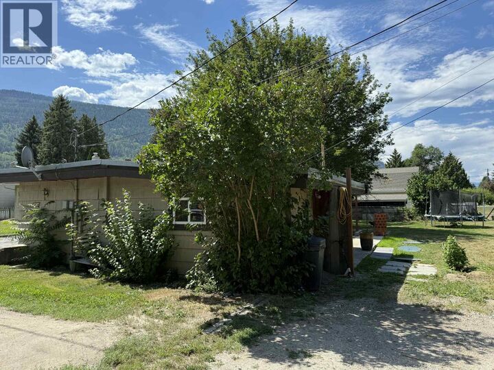 Property Photo: 1114 Columbia Heights Other BC V0G 1X0