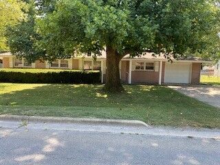 803 E 6th Street  Pana IL 62557 photo