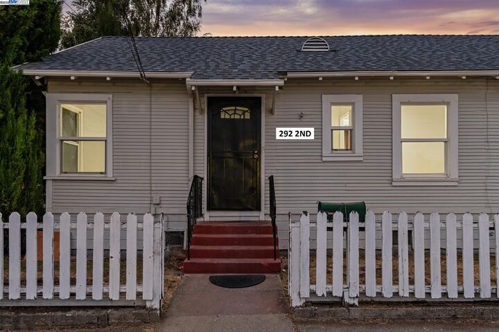 Property Photo: 290 2nd Ave CA 94577