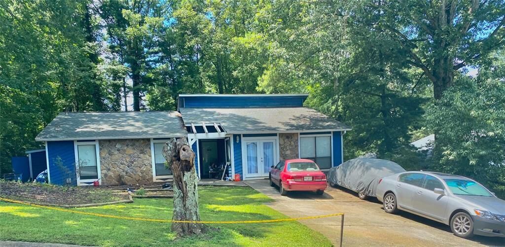 Property Photo:  906 Park Forest Drive NW  GA 30047 