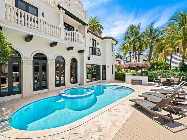 Property Photo: 500 Flamingo Dr FL 33301