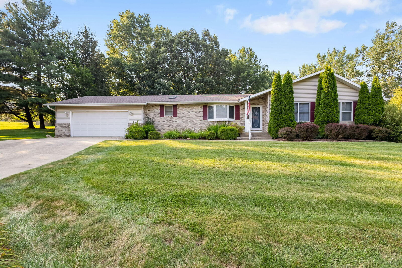 Property Photo: 4405 W Wild Cherry Drive IN 46350