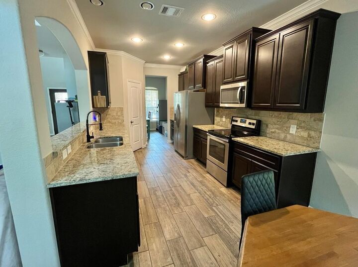 Property Photo: 3210 Pine Hollow Circle TX 77356