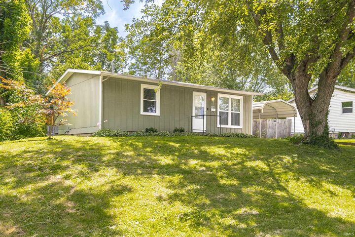 Property Photo:  1019 N Orris Drive  IN 47404-3361 