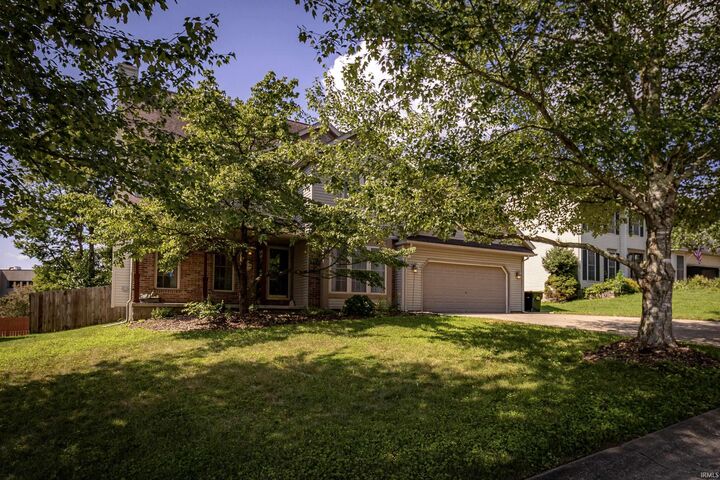 Property Photo: 705 W Whitethorn Way IN 47403