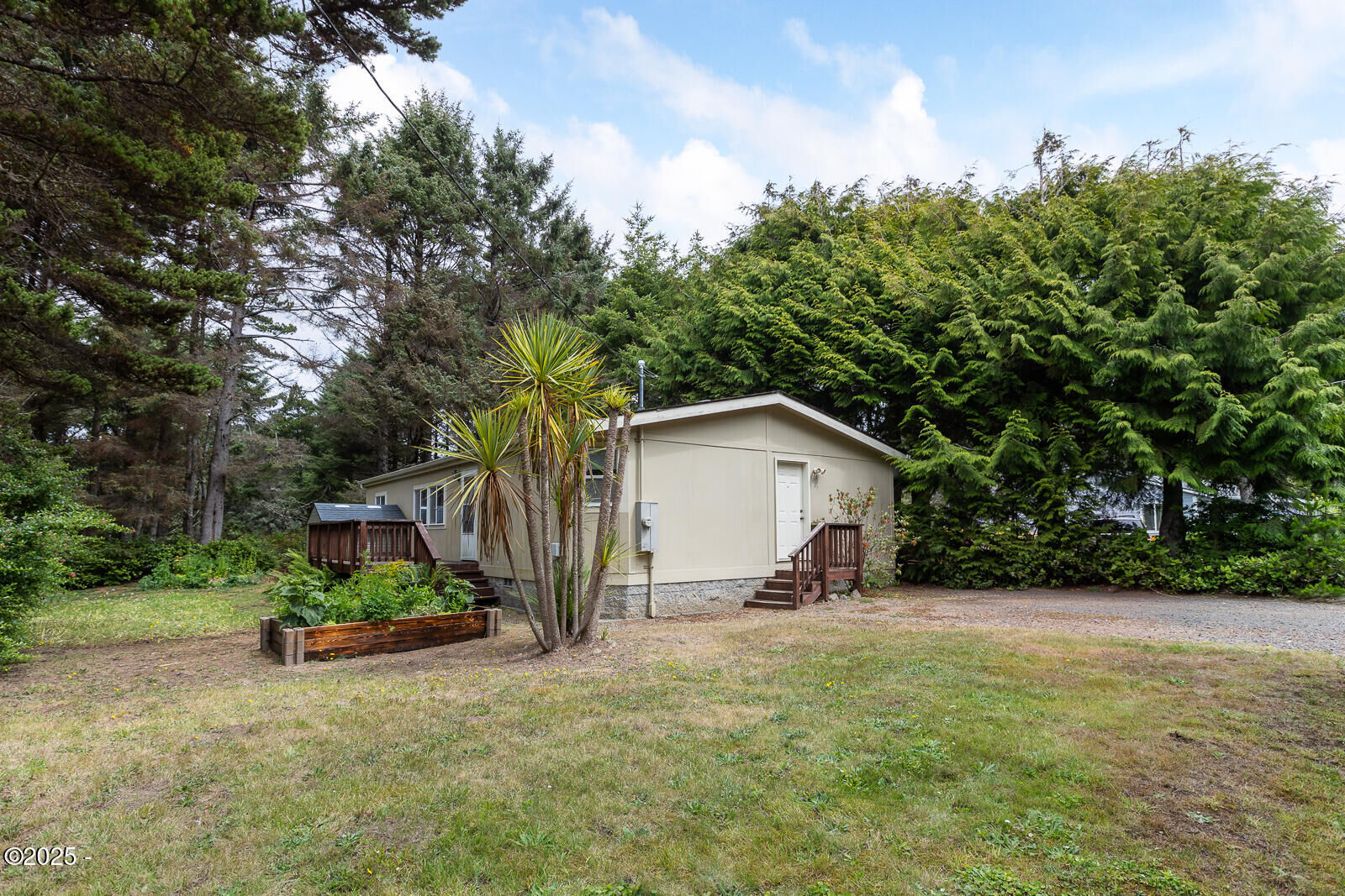 Property Photo: 130 SW 82nd Street OR 97366