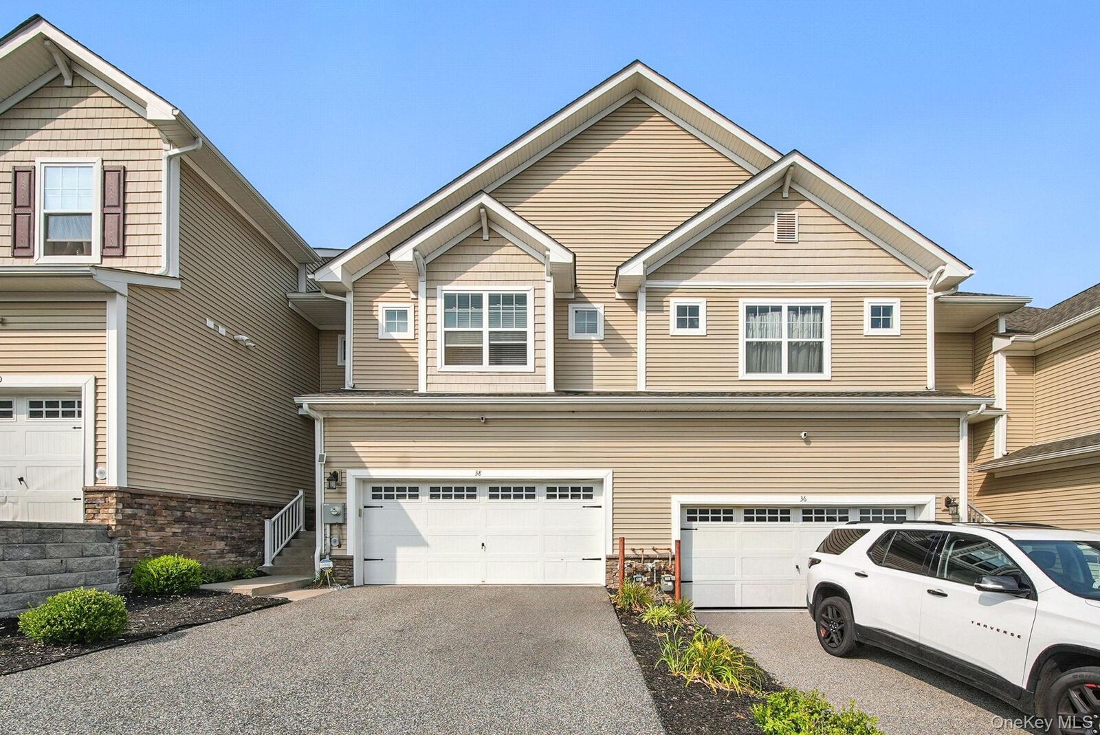 Property Photo:  38 Highrose Ridge Way  NY 10940 