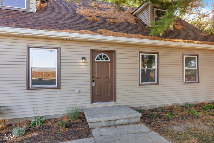 Property Photo:  887 E 300 S  IN 46072 