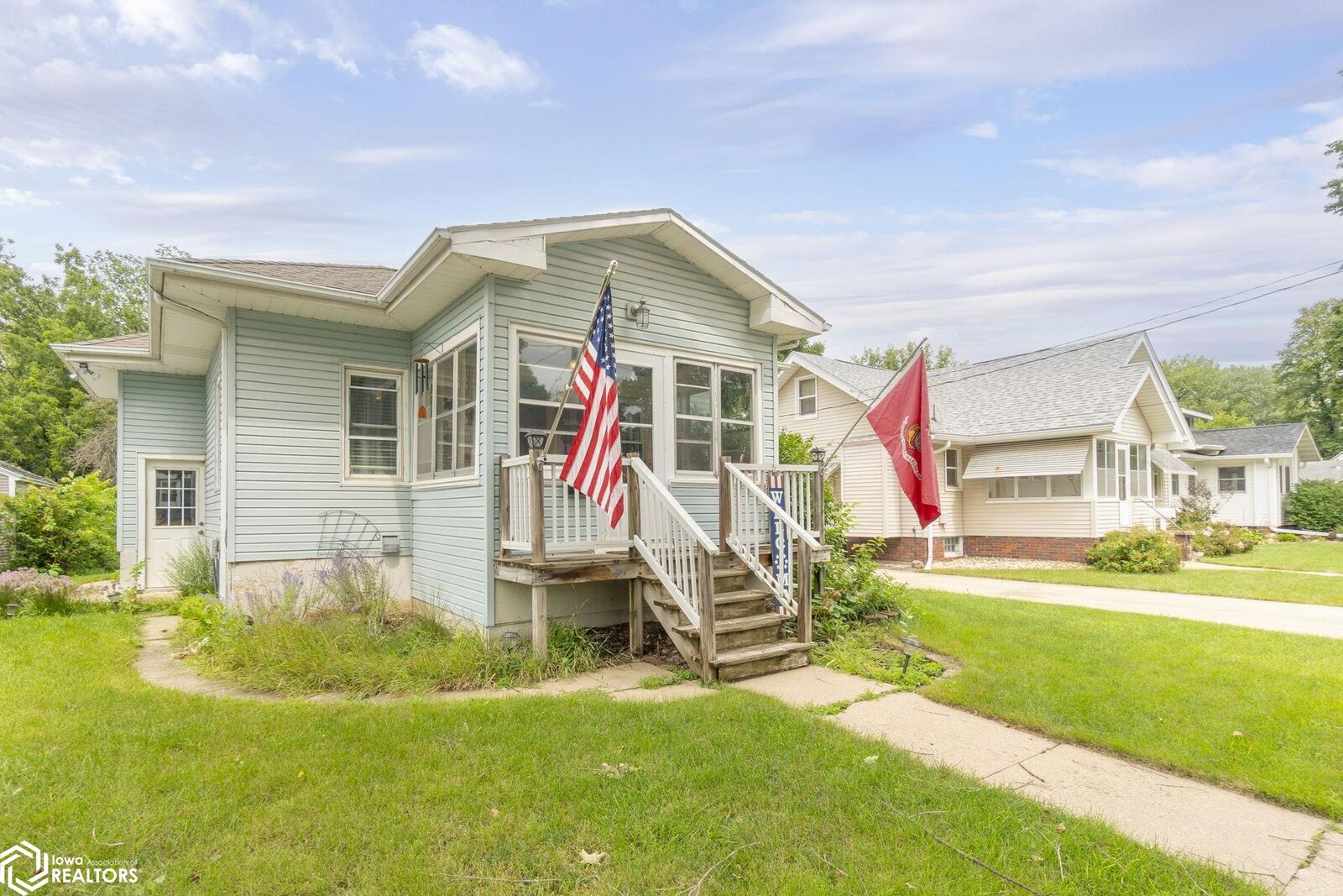 Property Photo:  227 N Crescent Drive  IA 50401 