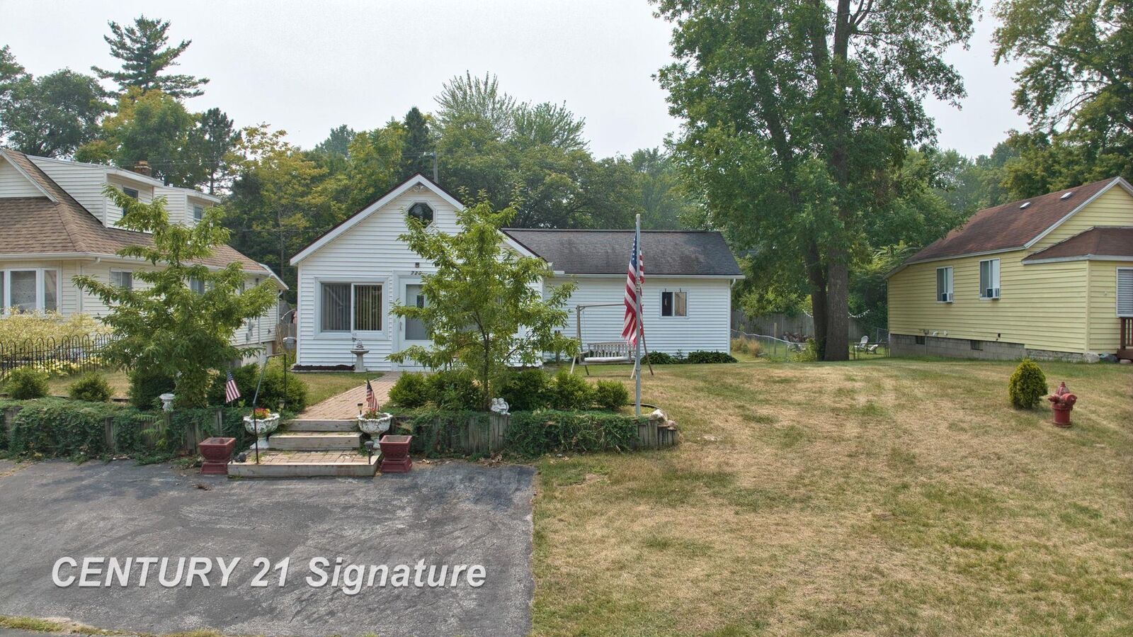 Property Photo:  728 Bay Road  MI 48706 