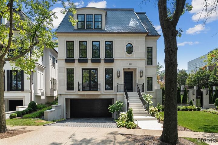 132 N Brentwood Boulevard  Clayton MO 63105 photo