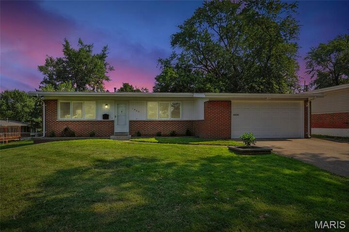 Property Photo: 1400 Paddock Drive MO 63033