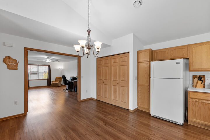 Property Photo: 727 Wood River Ct 2 WI 53095
