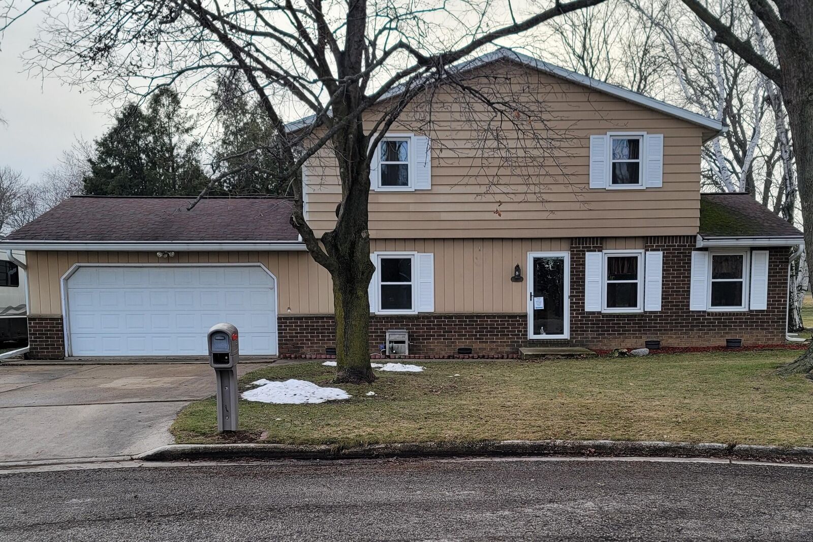 Property Photo: 617 Mohawk Cir WI 53032