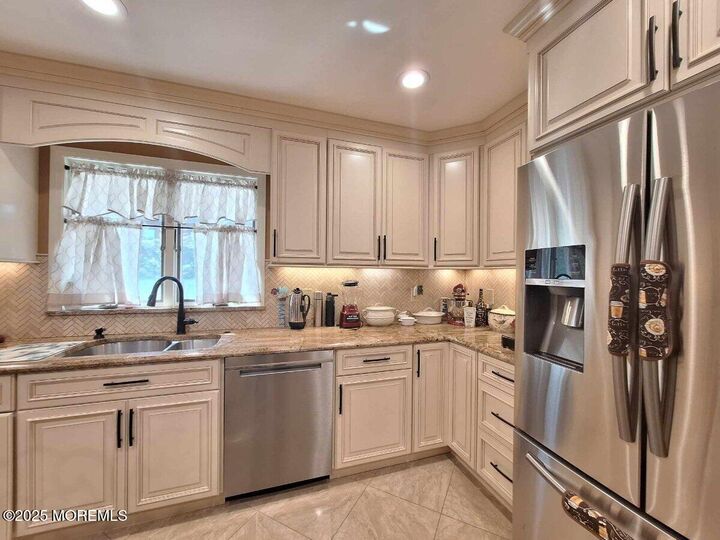 Property Photo:  466 Brook Avenue  NJ 08872 