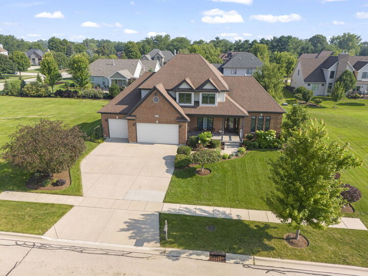 Property Photo:  607 Emanuel Lane  IL 60178 