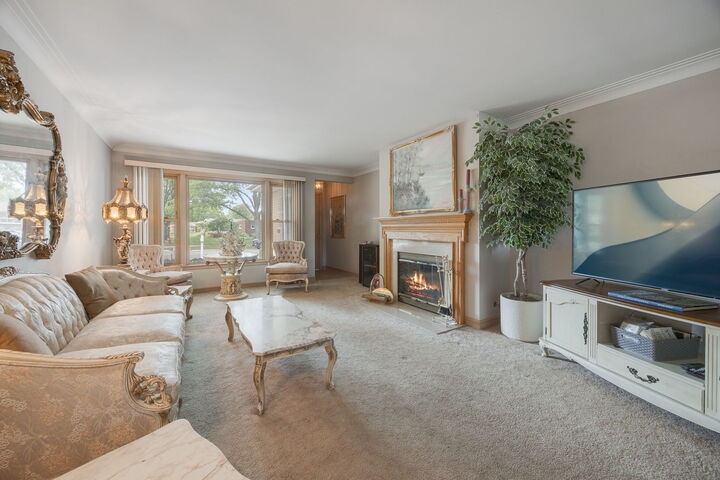 Property Photo:  2623 Sunnyside Avenue  IL 60154 