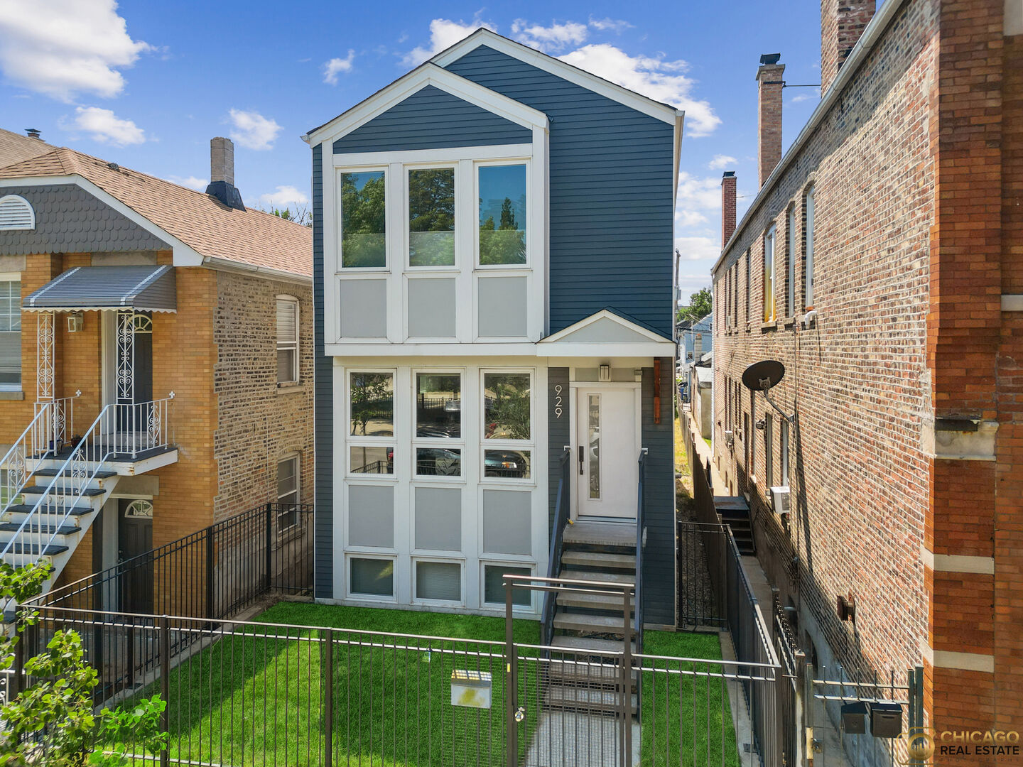 Property Photo:  929 W 33rd Place  IL 60608 