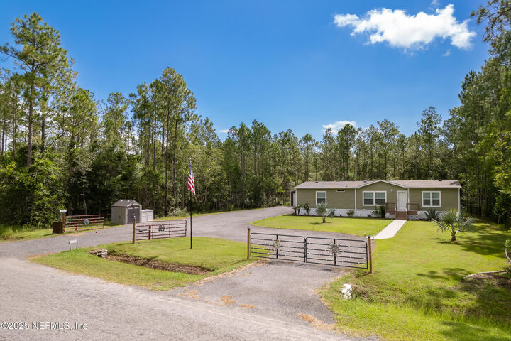 Property Photo:  10660 Baylor Avenue  FL 32145 