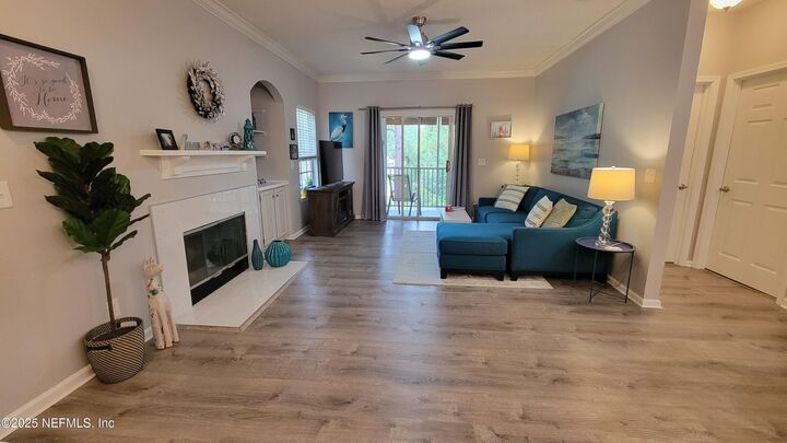Property Photo:  10000 Gate Parkway N 1722  FL 32246 