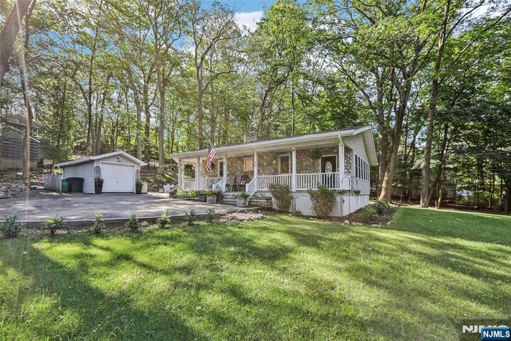 90 Highland Street  Park Ridge NJ 07656 photo