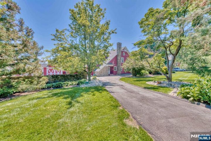 Property Photo:  84 Highview Avenue  NY 10954 