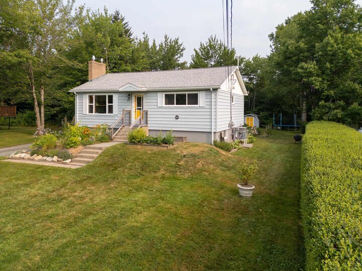 Property Photo:  27 Greenvale Crescent  NS B2Z 1H8 