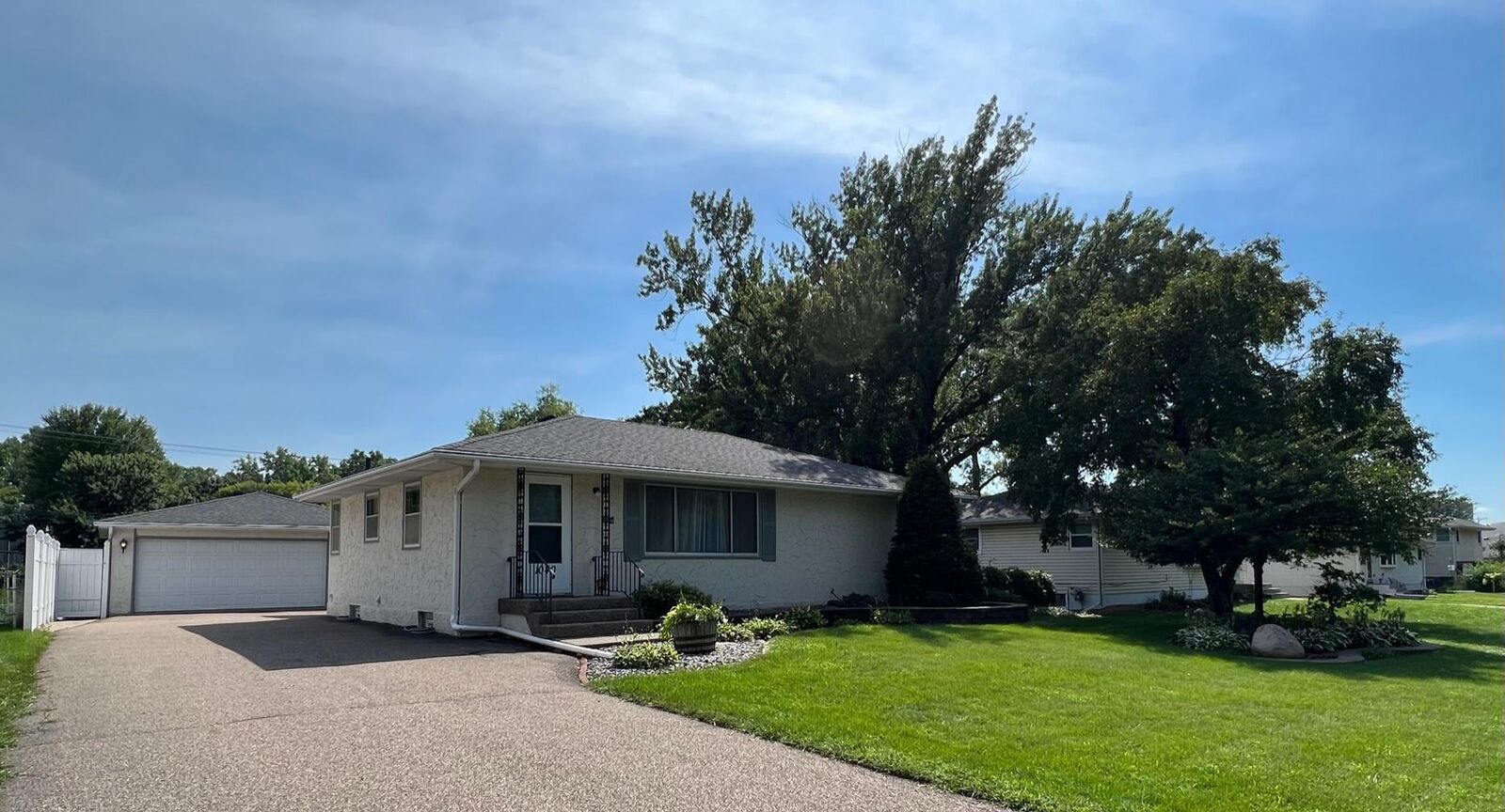 Property Photo:  1040 Lynde Drive NE  MN 55432 