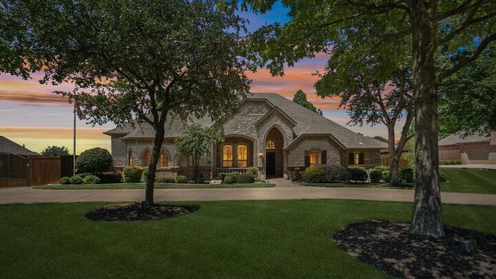 Property Photo:  224 Arbor Lane  TX 76052 