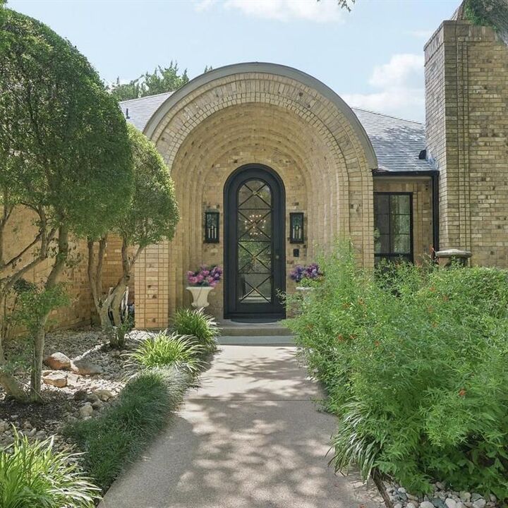 Property Photo: 1747 Crescent Lane TX 75137