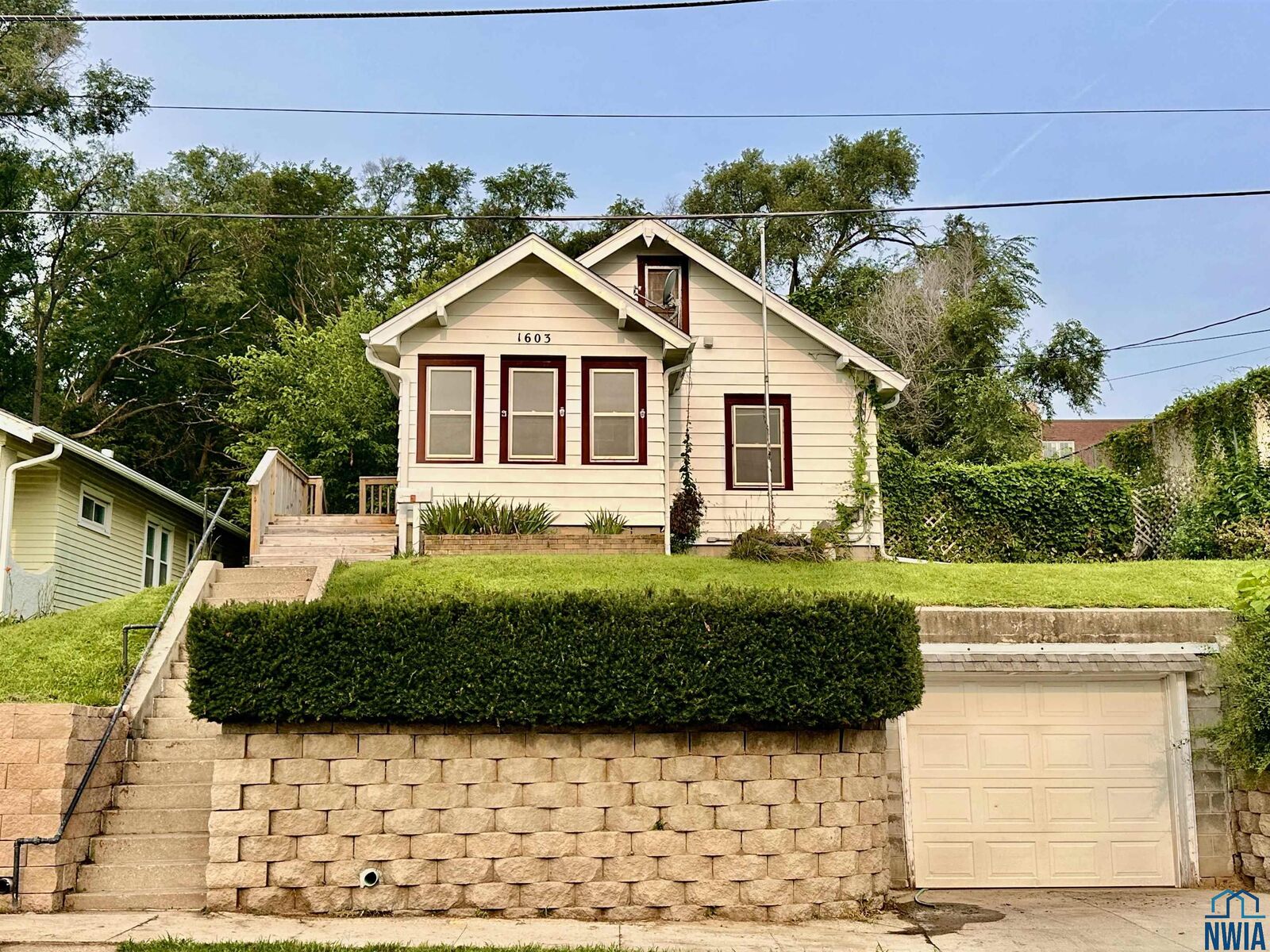 Property Photo:  1603 S Saint Aubin Street  IA 51106 