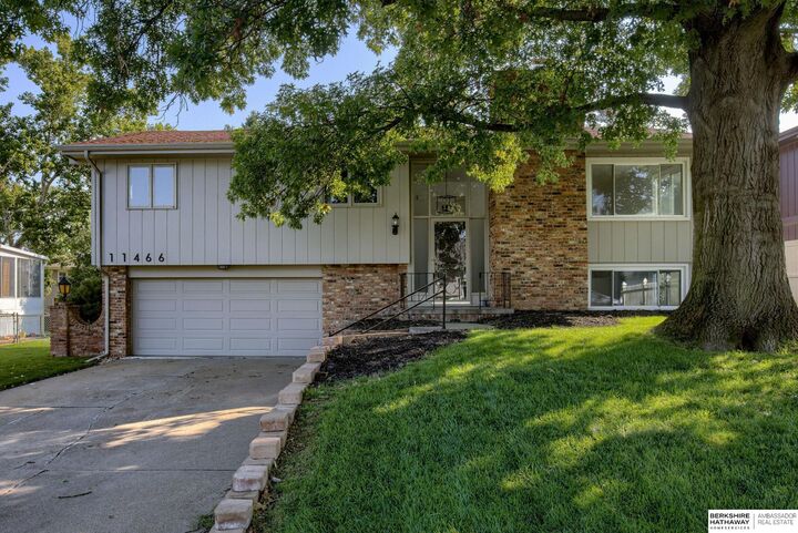 11466 Queens Drive  Omaha NE 68164 photo