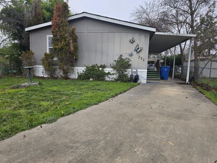 Property Photo: 522 Meadow Lane OR 97524