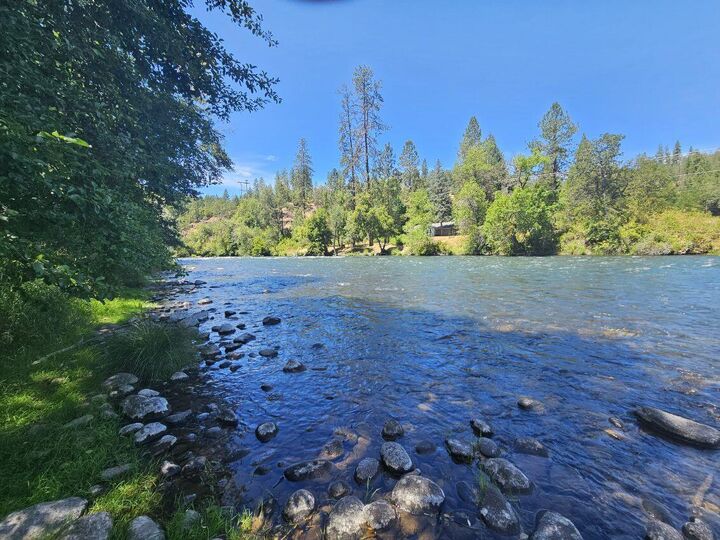 Property Photo:  4299 Old Ferry Road  OR 97539 